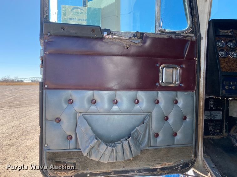 image for item DI3613 1992 Kenworth T600  manure spreader truck