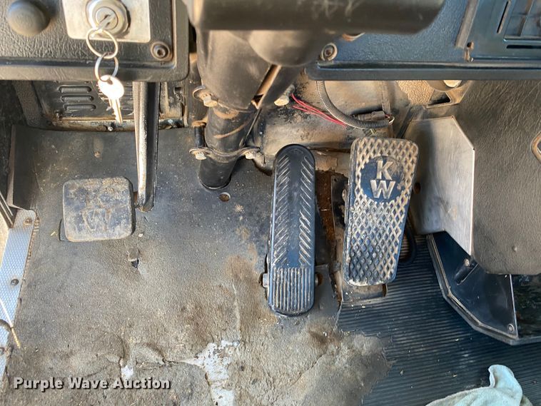 image for item DI3613 1992 Kenworth T600  manure spreader truck