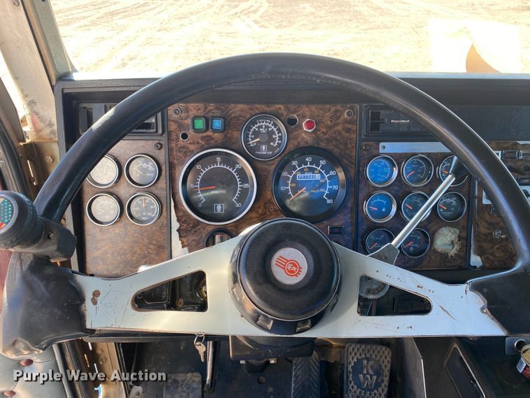 image for item DI3613 1992 Kenworth T600  manure spreader truck