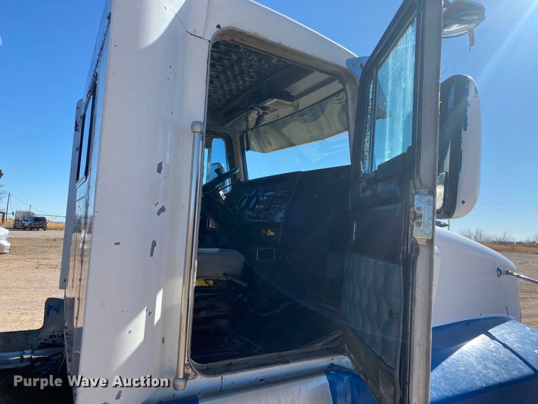 image for item DI3613 1992 Kenworth T600  manure spreader truck