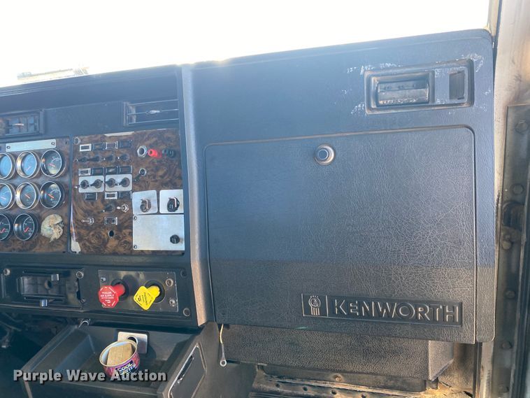 image for item DI3613 1992 Kenworth T600  manure spreader truck