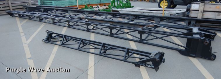 image for item DI8239 John Deere 4730 spray booms