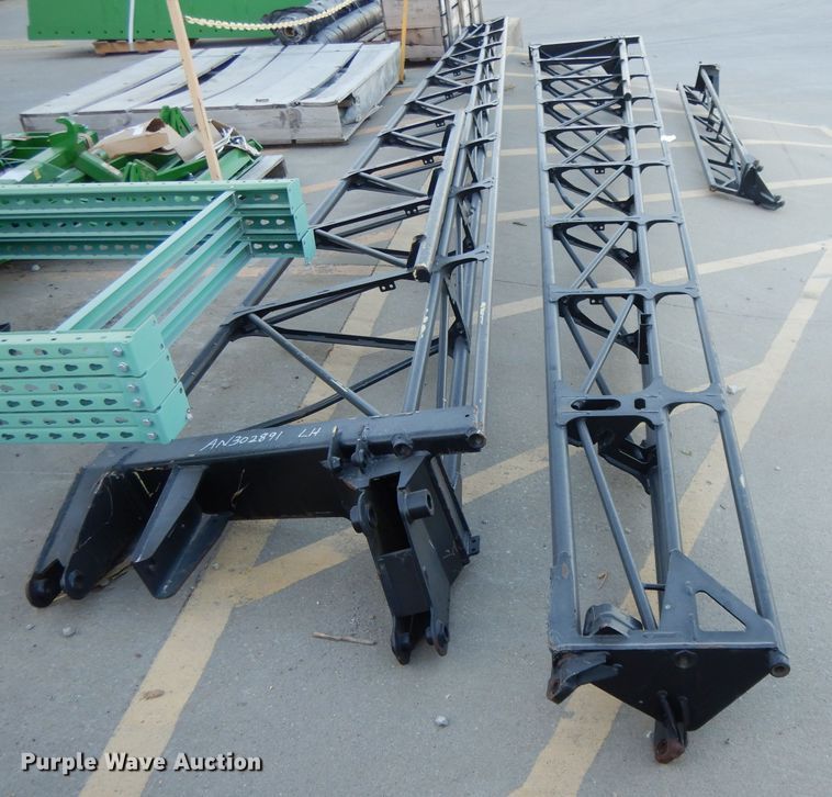 image for item DI8239 John Deere 4730 spray booms