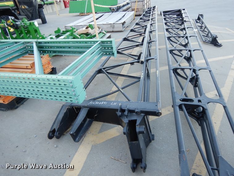 image for item DI8239 John Deere 4730 spray booms