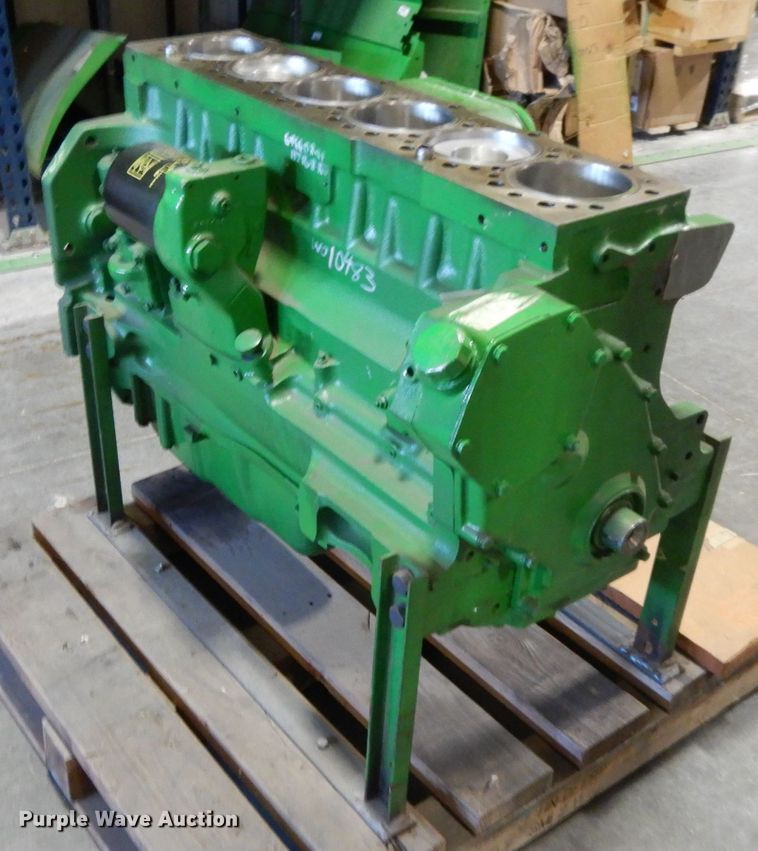 image for item DI8240 Six cylinder diesel engine