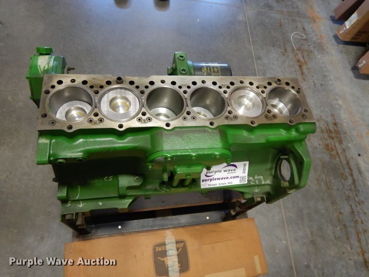 image for item DI8240 Six cylinder diesel engine
