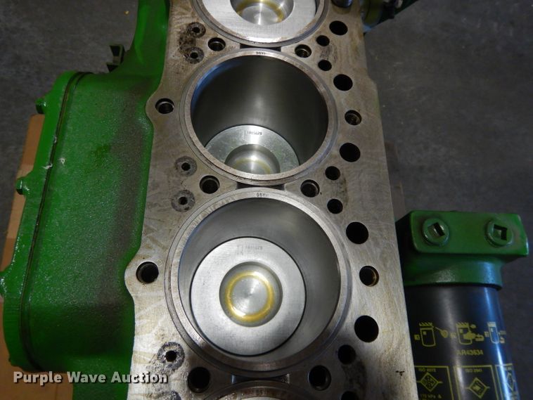 image for item DI8240 Six cylinder diesel engine