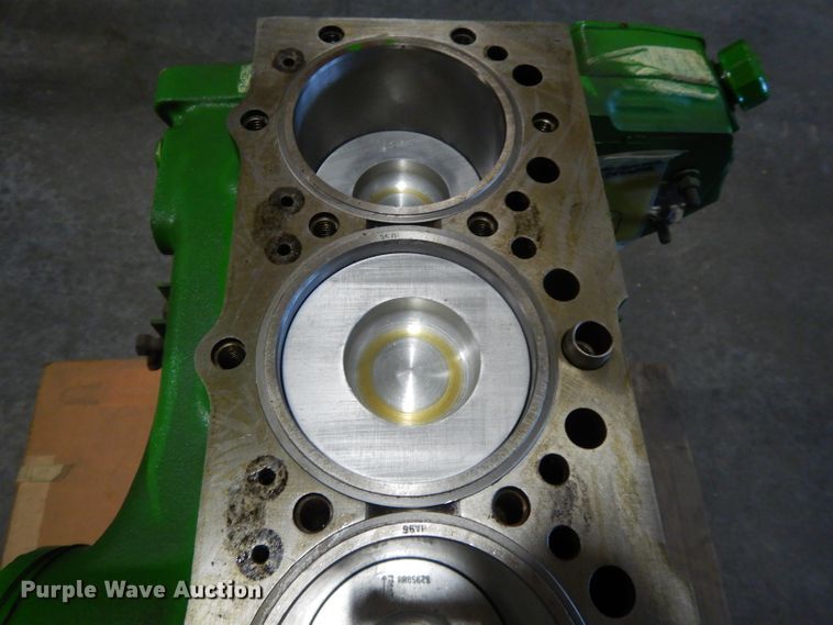 image for item DI8240 Six cylinder diesel engine