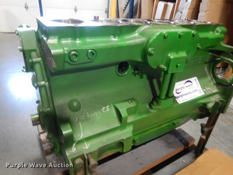 image for item DI8240 Six cylinder diesel engine