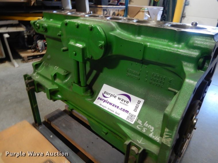 image for item DI8240 Six cylinder diesel engine