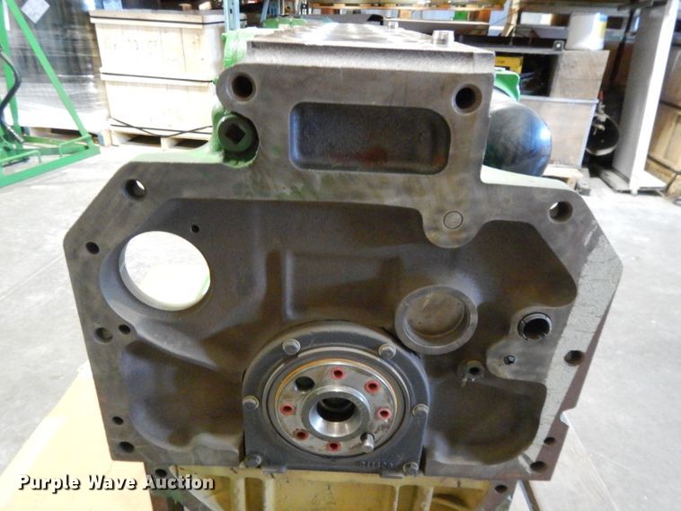 image for item DI8240 Six cylinder diesel engine