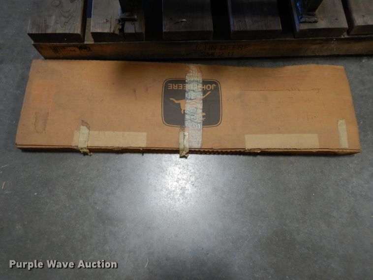 image for item DI8240 Six cylinder diesel engine