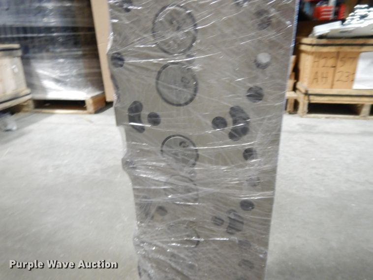 image for item DI8241 Cylinder head