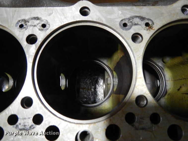 image for item DI8242 Engine block