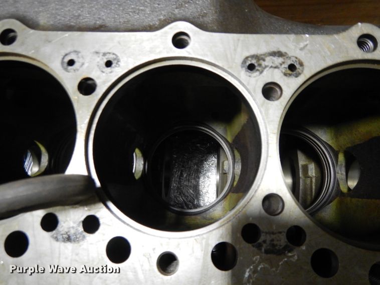 image for item DI8242 Engine block