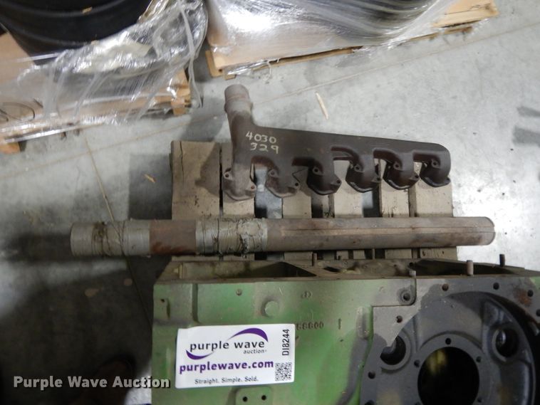 image for item DI8244 Engine parts