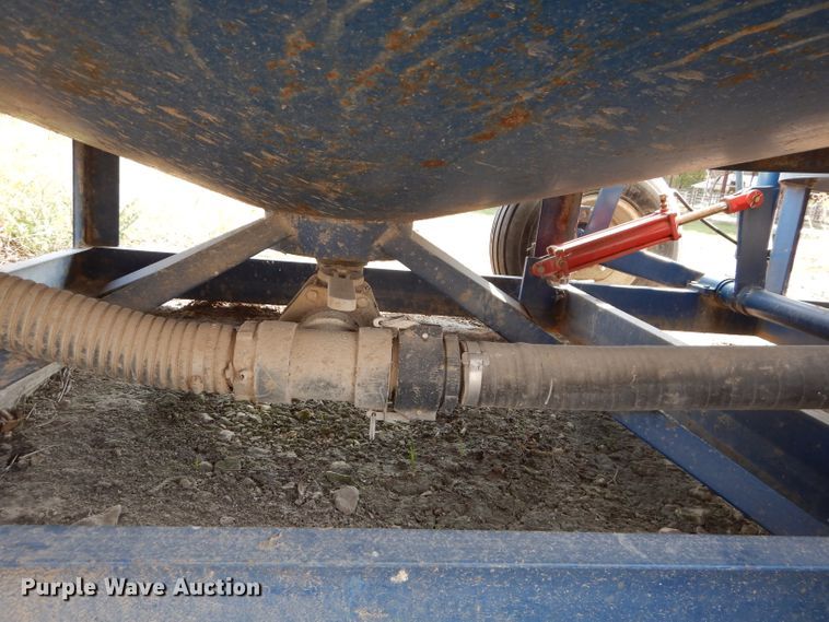 image for item DI8322 Tank trailer