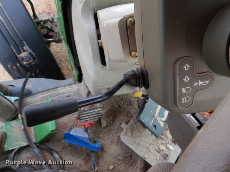 image for item DJ0361 2013 John Deere 7230R  MFWD tractor