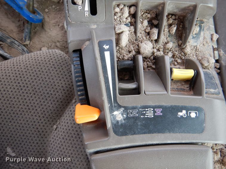 image for item DJ0361 2013 John Deere 7230R  MFWD tractor