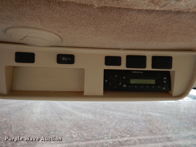 image for item DJ0361 2013 John Deere 7230R  MFWD tractor