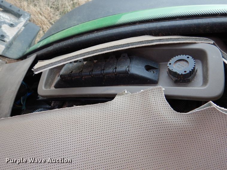 image for item DJ0361 2013 John Deere 7230R  MFWD tractor