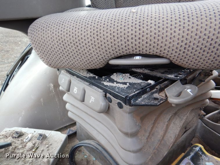 image for item DJ0361 2013 John Deere 7230R  MFWD tractor