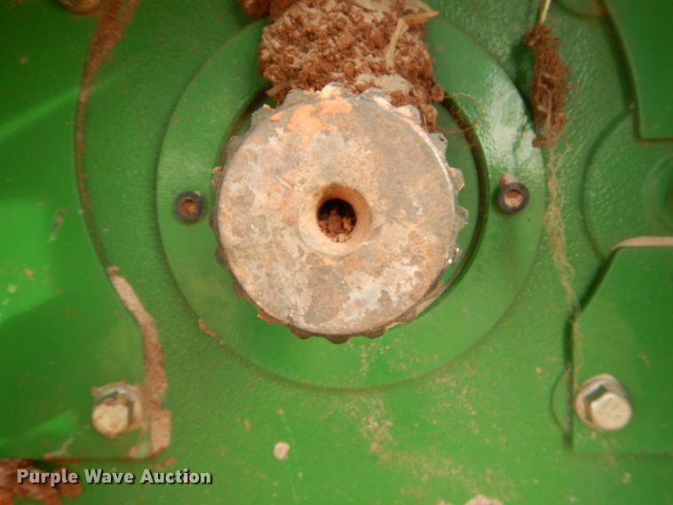 image for item DJ0361 2013 John Deere 7230R  MFWD tractor