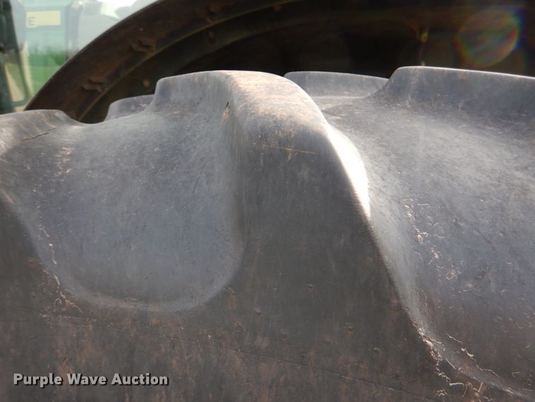 image for item DJ0361 2013 John Deere 7230R  MFWD tractor