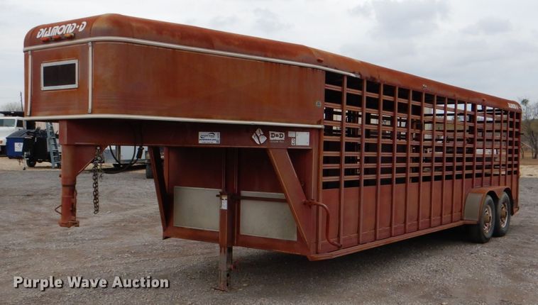 image for item DJ0760 1992 Diamond D livestock trailer