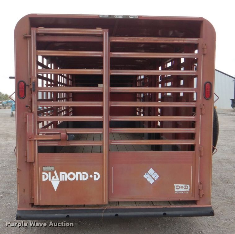 image for item DJ0760 1992 Diamond D livestock trailer