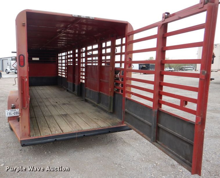 image for item DJ0760 1992 Diamond D livestock trailer