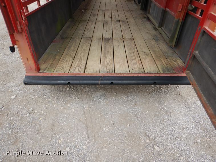 image for item DJ0760 1992 Diamond D livestock trailer