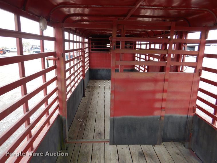 image for item DJ0760 1992 Diamond D livestock trailer