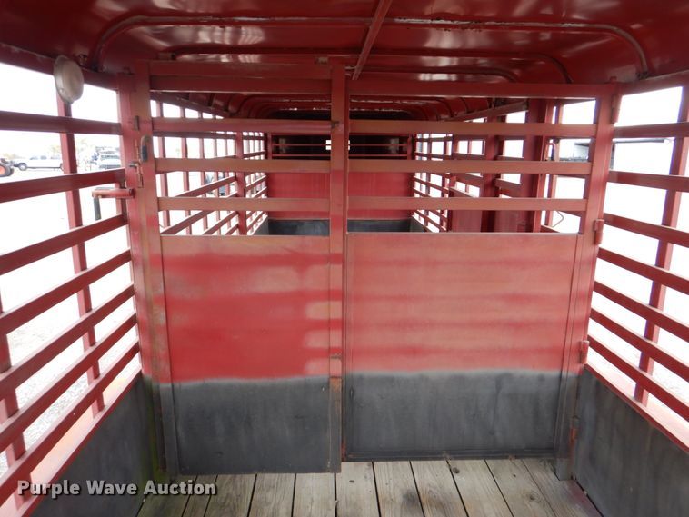 image for item DJ0760 1992 Diamond D livestock trailer