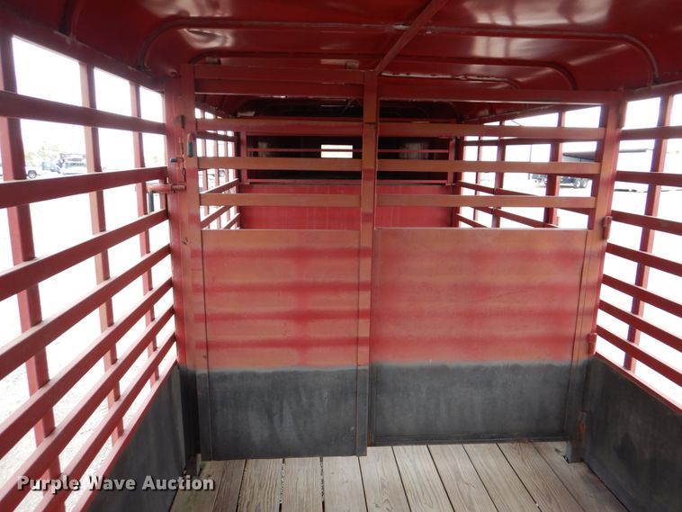 image for item DJ0760 1992 Diamond D livestock trailer