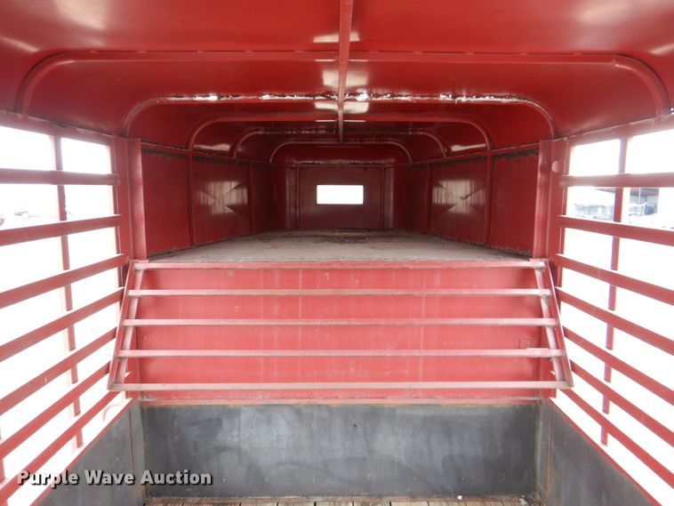 image for item DJ0760 1992 Diamond D livestock trailer
