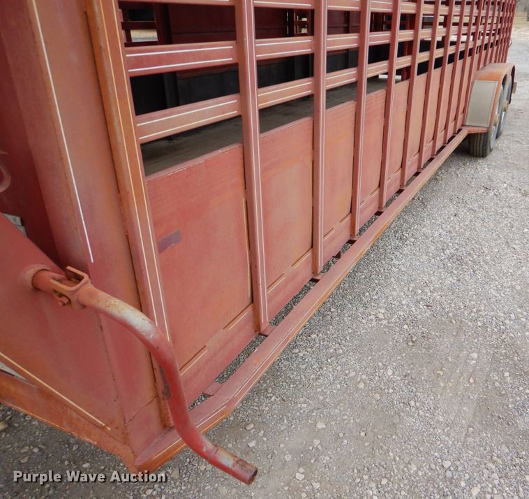 image for item DJ0760 1992 Diamond D livestock trailer