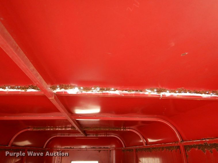 image for item DJ0760 1992 Diamond D livestock trailer