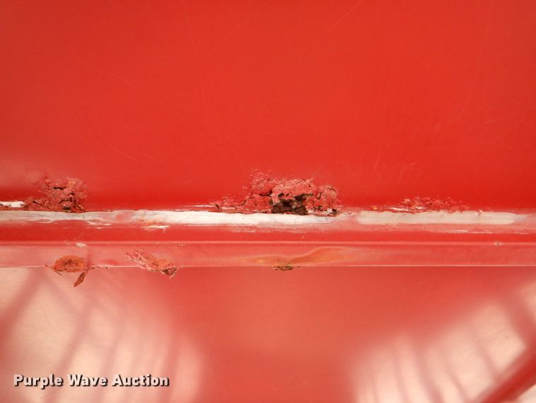 image for item DJ0760 1992 Diamond D livestock trailer