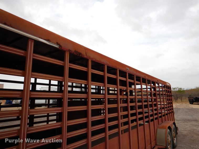 image for item DJ0760 1992 Diamond D livestock trailer