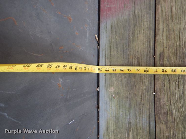 image for item DJ0760 1992 Diamond D livestock trailer