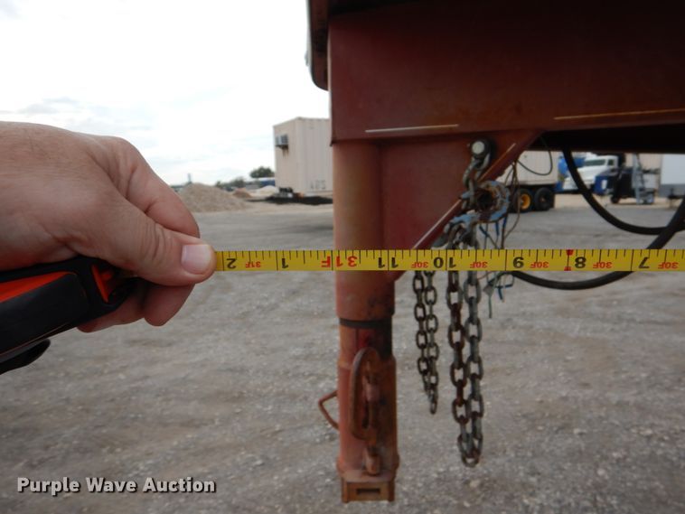 image for item DJ0760 1992 Diamond D livestock trailer