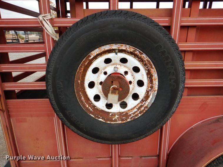 image for item DJ0760 1992 Diamond D livestock trailer