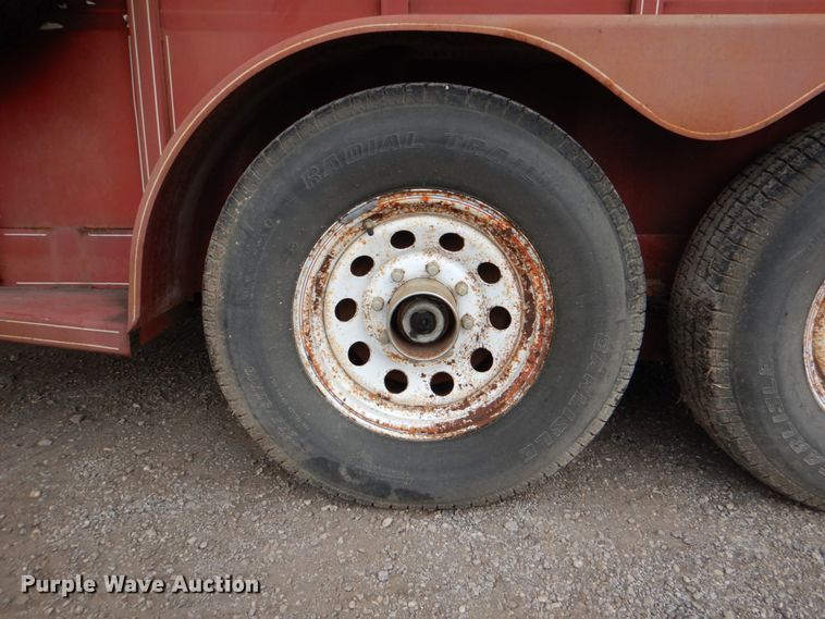 image for item DJ0760 1992 Diamond D livestock trailer