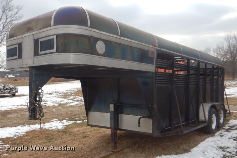 image for item DJ8579 2006 Bonanza livestock trailer