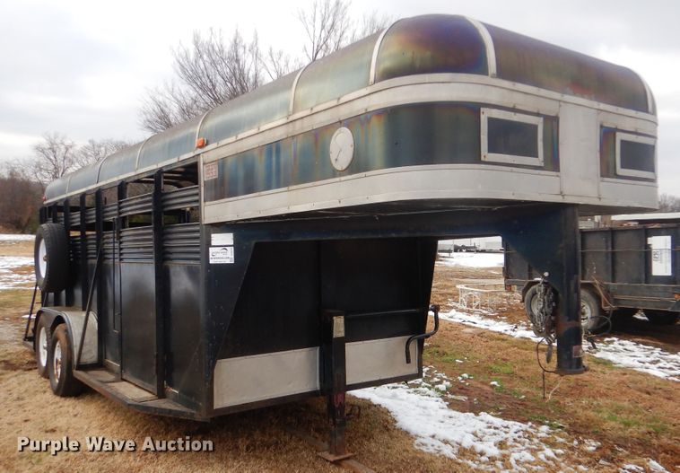 image for item DJ8579 2006 Bonanza livestock trailer