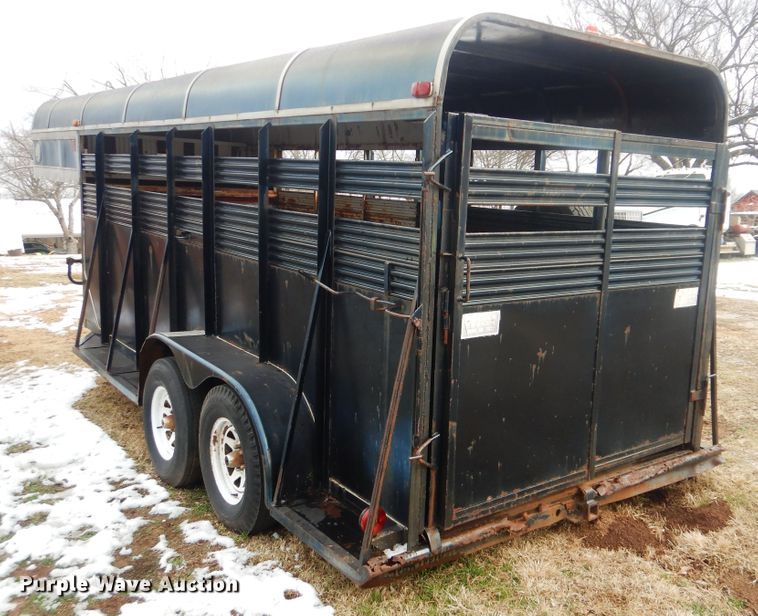 image for item DJ8579 2006 Bonanza livestock trailer