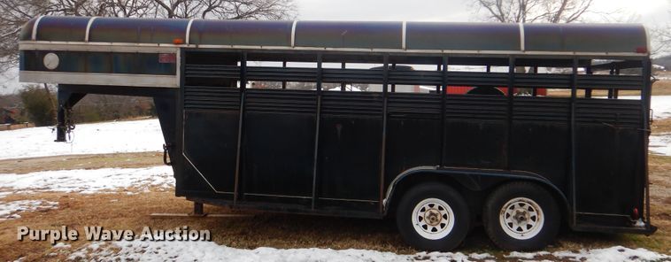 image for item DJ8579 2006 Bonanza livestock trailer