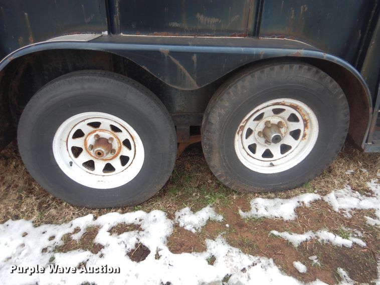 image for item DJ8579 2006 Bonanza livestock trailer