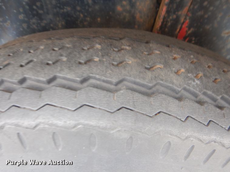 image for item DJ8579 2006 Bonanza livestock trailer